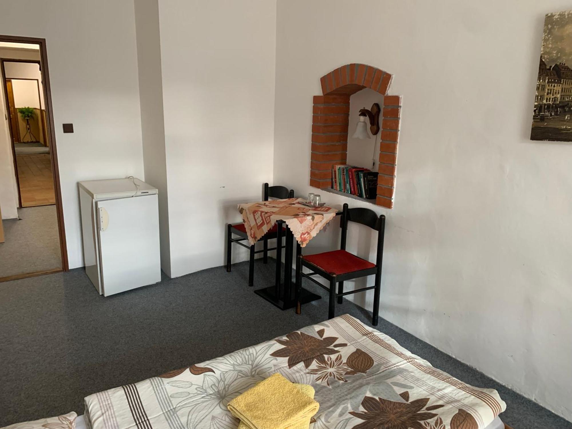 Restaurace A Penzion Podloubi Opocno Luaran gambar